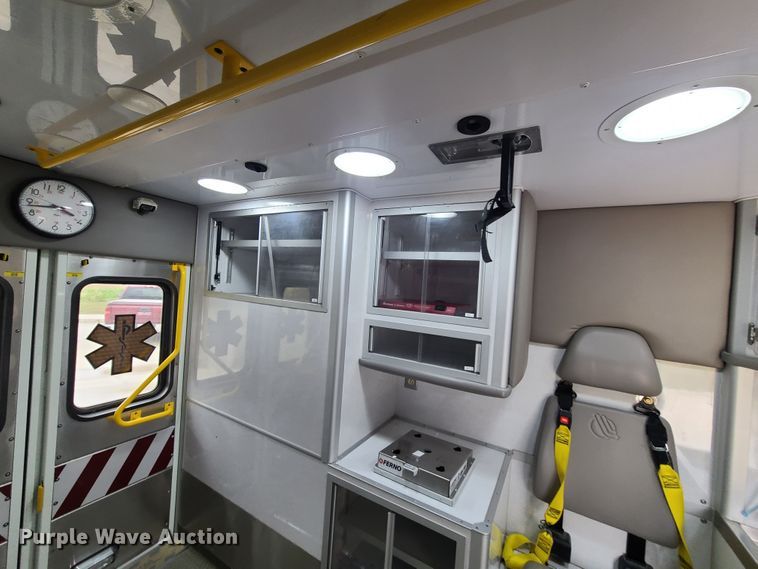 image for item HM9256 2014 International 4300  ambulance