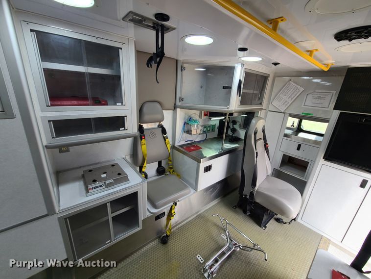 image for item HM9256 2014 International 4300  ambulance