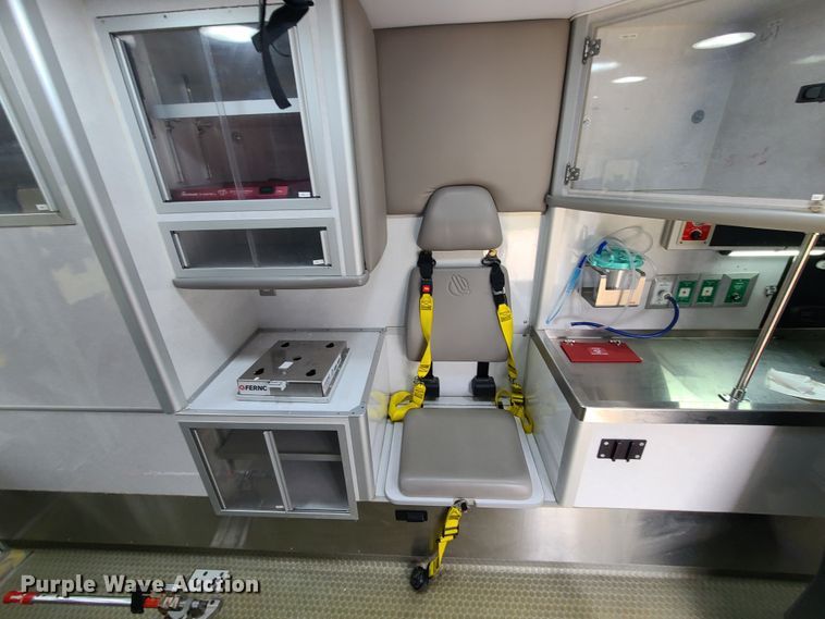image for item HM9256 2014 International 4300  ambulance