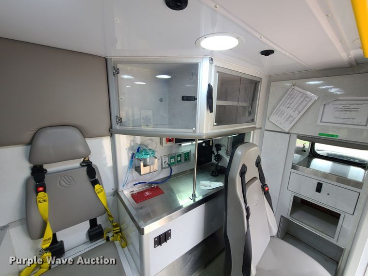 image for item HM9256 2014 International 4300  ambulance