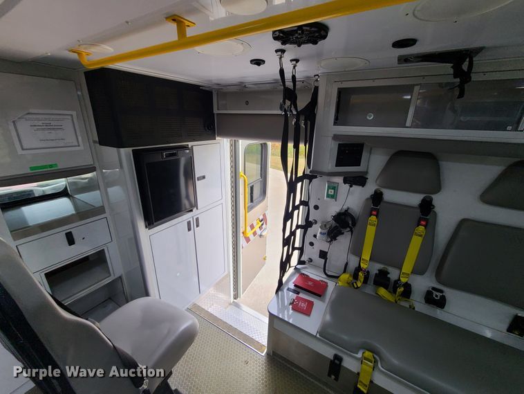 image for item HM9256 2014 International 4300  ambulance