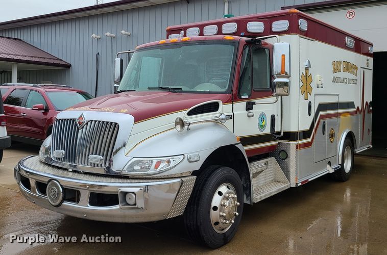 image for item HM9257 2014 International 4300  ambulance