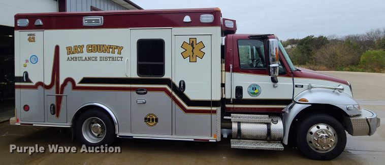 image for item HM9257 2014 International 4300  ambulance