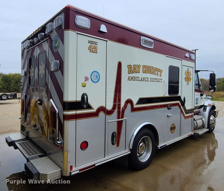 image for item HM9257 2014 International 4300  ambulance