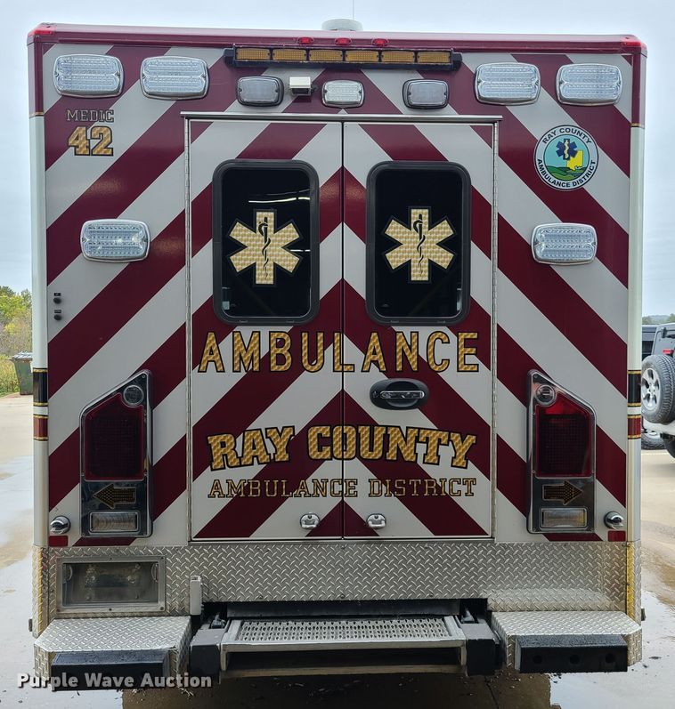 image for item HM9257 2014 International 4300  ambulance