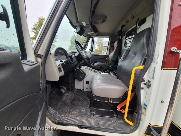 image for item HM9257 2014 International 4300  ambulance