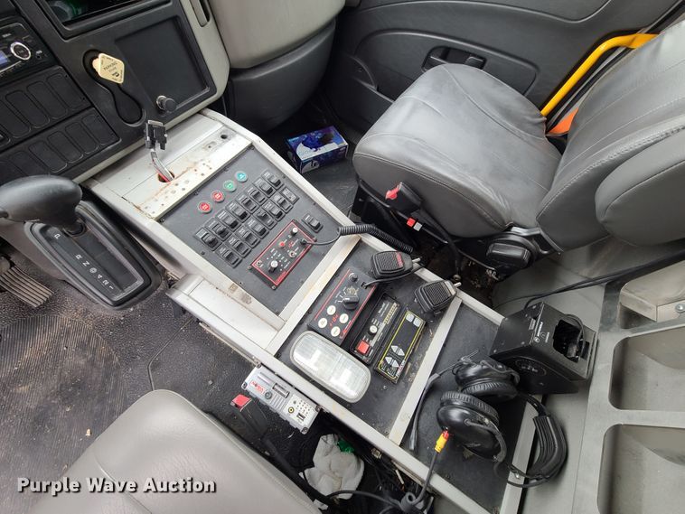 image for item HM9257 2014 International 4300  ambulance