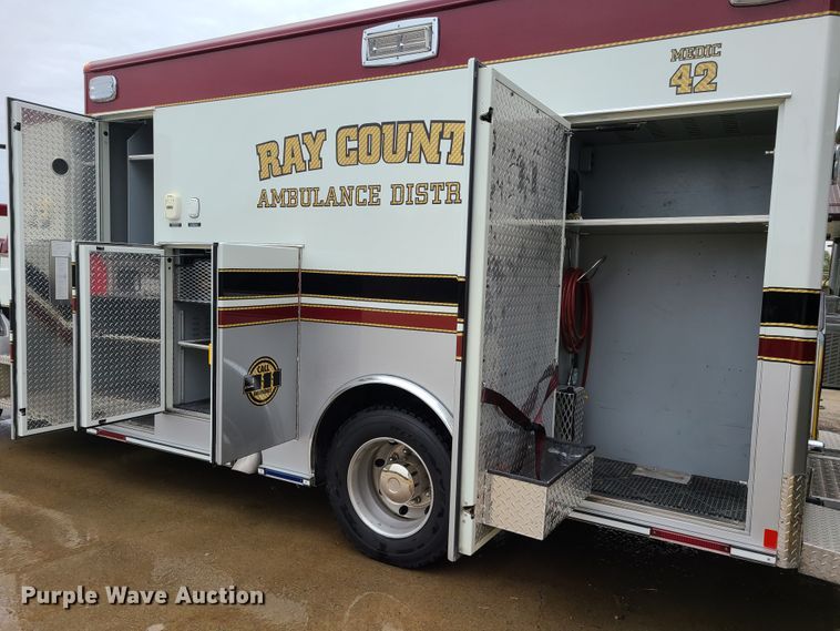 image for item HM9257 2014 International 4300  ambulance