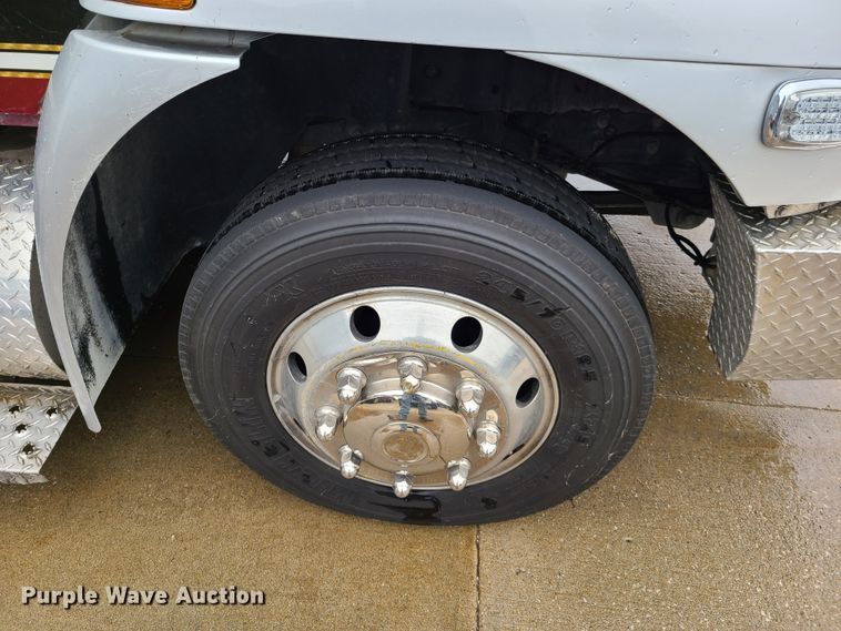 image for item HM9257 2014 International 4300  ambulance