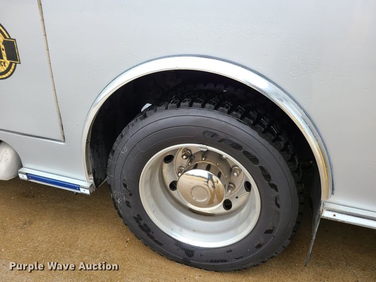 image for item HM9257 2014 International 4300  ambulance