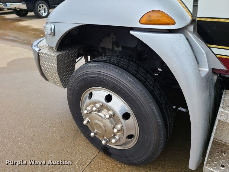 image for item HM9257 2014 International 4300  ambulance