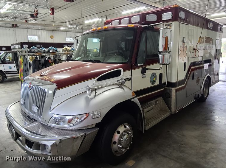 image for item HM9258 2014 International 4300  ambulance