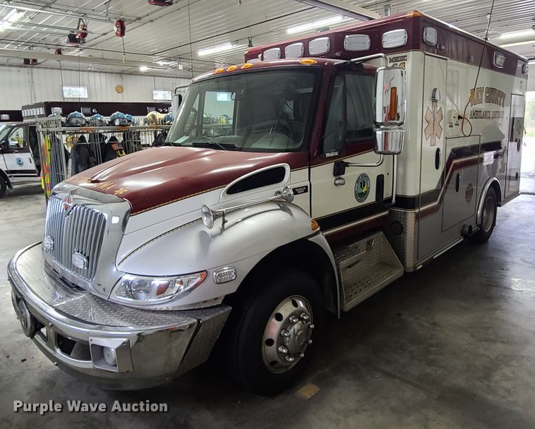 image for item HM9258 2014 International 4300  ambulance
