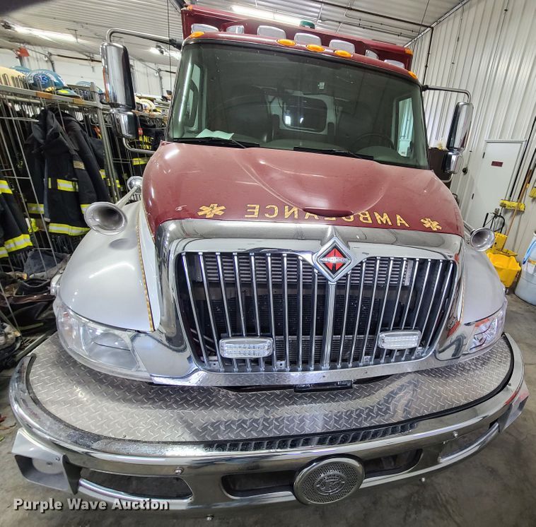 image for item HM9258 2014 International 4300  ambulance