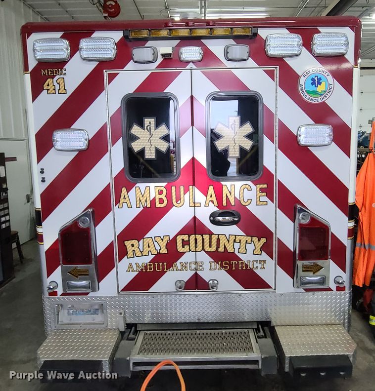 image for item HM9258 2014 International 4300  ambulance