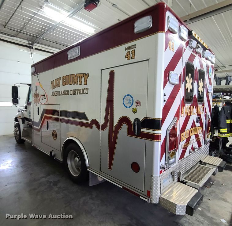 image for item HM9258 2014 International 4300  ambulance