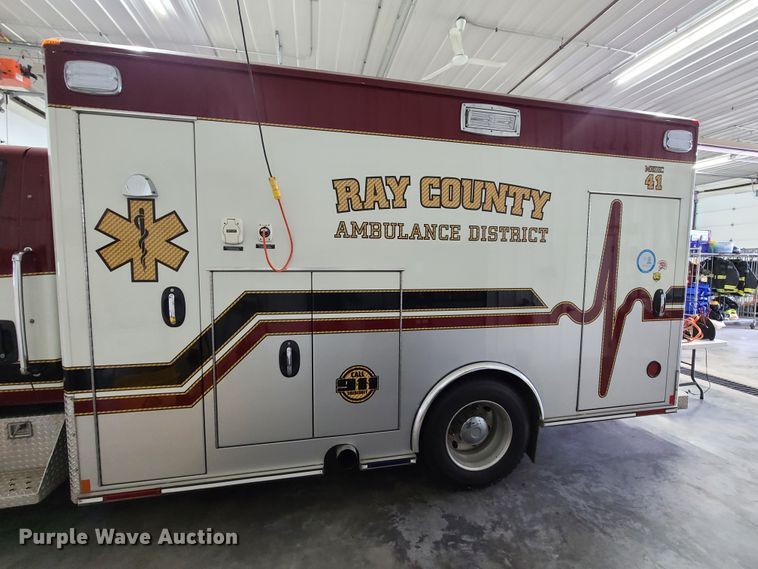 image for item HM9258 2014 International 4300  ambulance