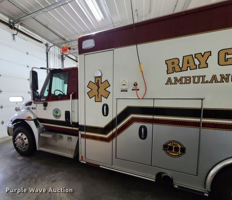 image for item HM9258 2014 International 4300  ambulance