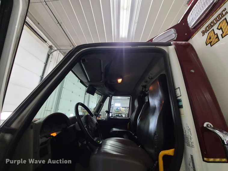 image for item HM9258 2014 International 4300  ambulance