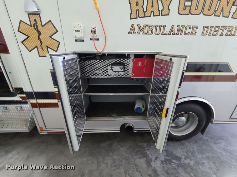 image for item HM9258 2014 International 4300  ambulance