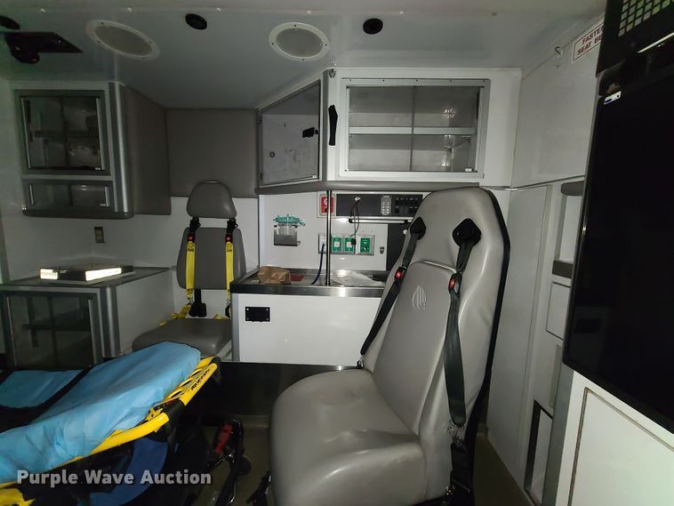 image for item HM9258 2014 International 4300  ambulance