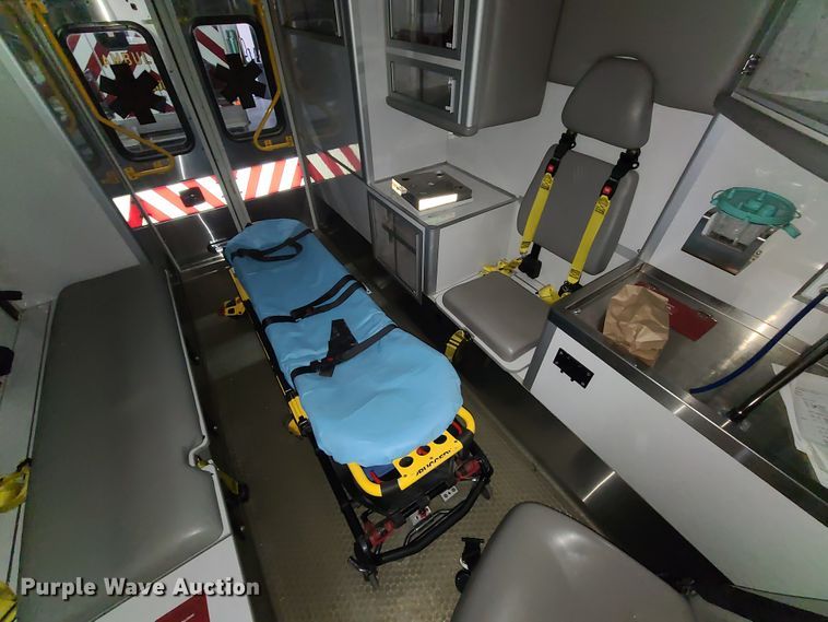 image for item HM9258 2014 International 4300  ambulance