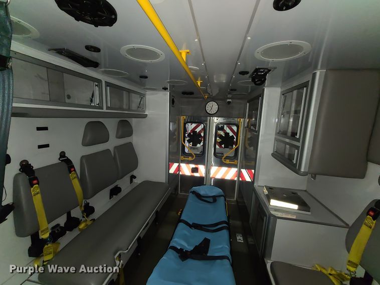 image for item HM9258 2014 International 4300  ambulance