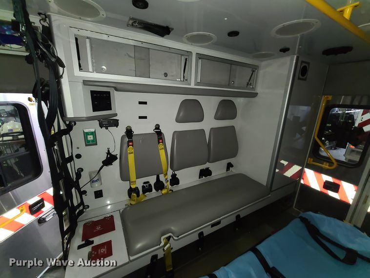 image for item HM9258 2014 International 4300  ambulance
