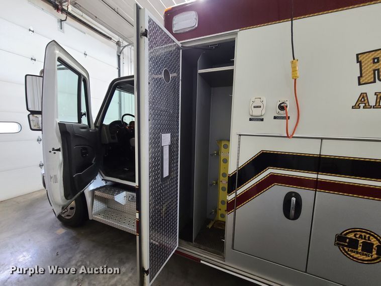 image for item HM9258 2014 International 4300  ambulance