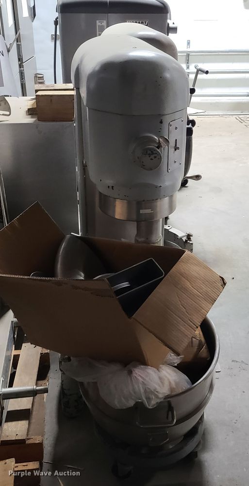 image for item HM9264 (2) Hobart H600 mixers