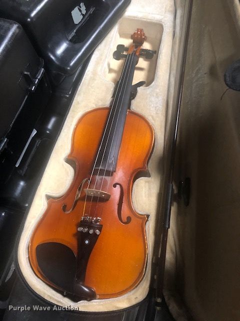 image for item HM9274 Band instruments