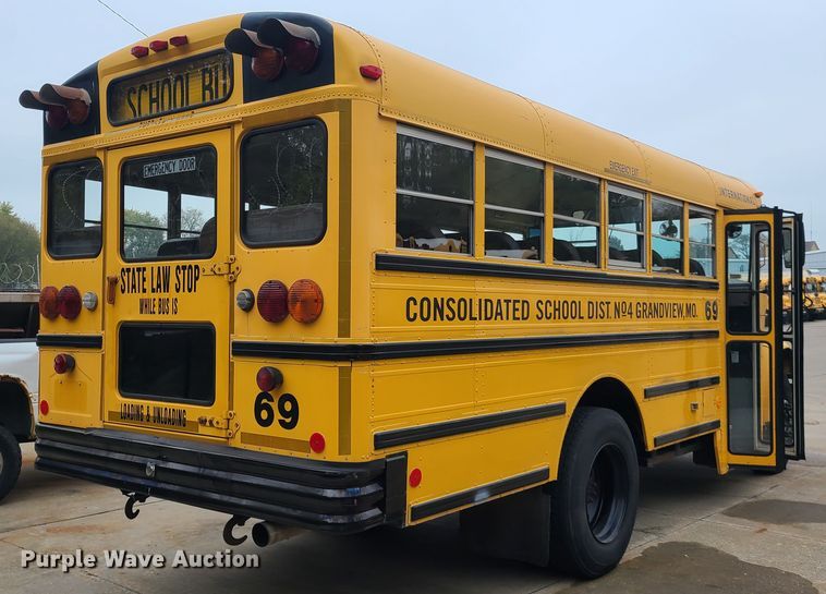 image for item HM9288 2001 International 3800 AmTran  school bus
