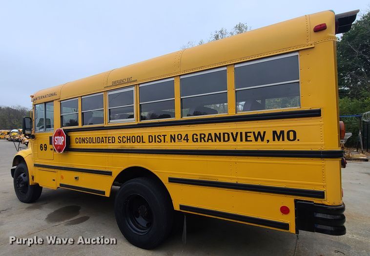 image for item HM9288 2001 International 3800 AmTran  school bus