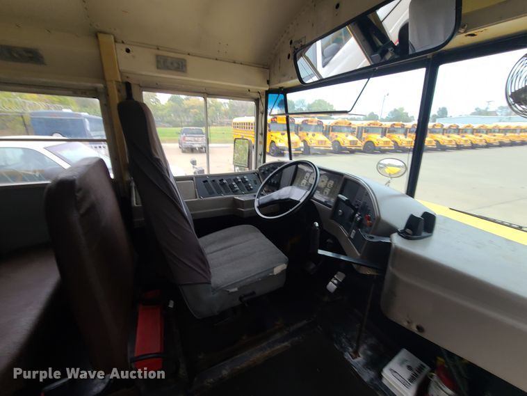 image for item HM9288 2001 International 3800 AmTran  school bus