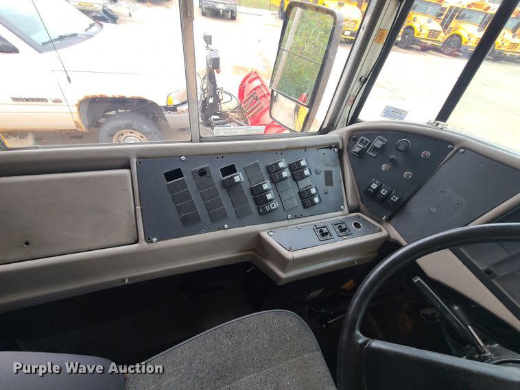 image for item HM9288 2001 International 3800 AmTran  school bus