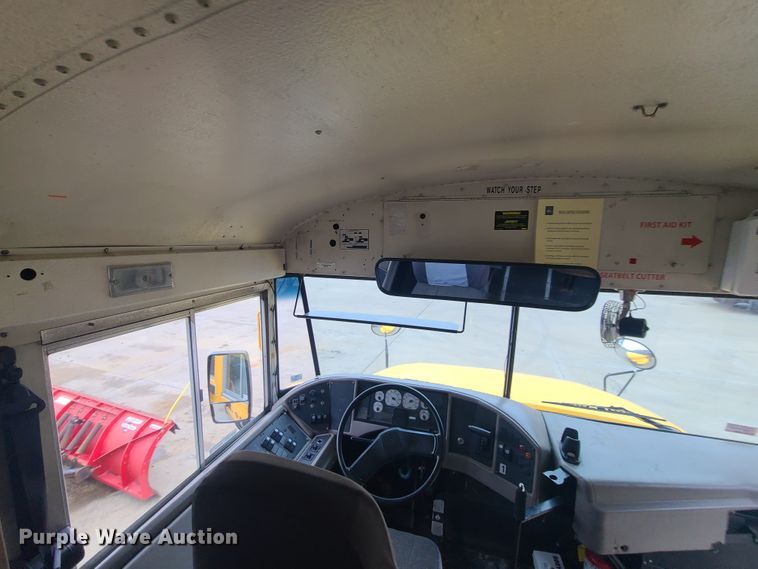 image for item HM9288 2001 International 3800 AmTran  school bus