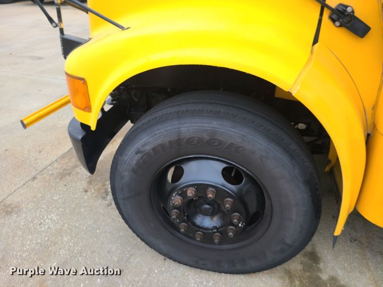 image for item HM9288 2001 International 3800 AmTran  school bus