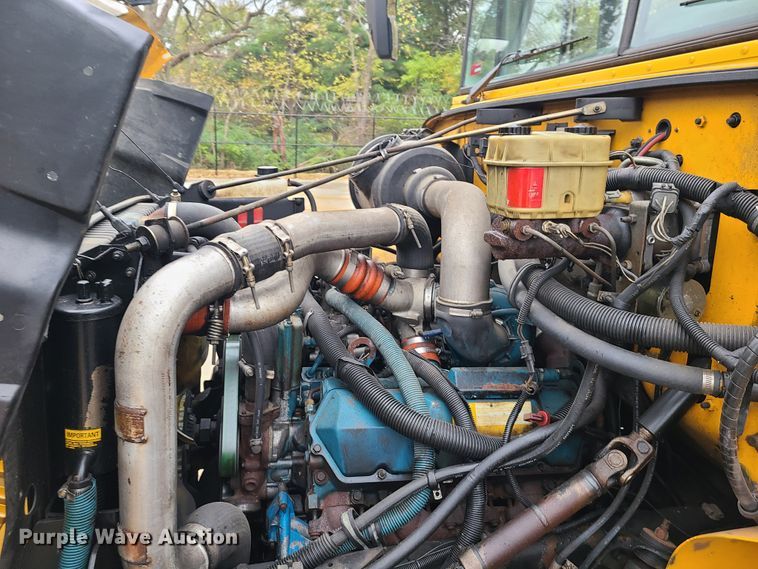 image for item HM9288 2001 International 3800 AmTran  school bus