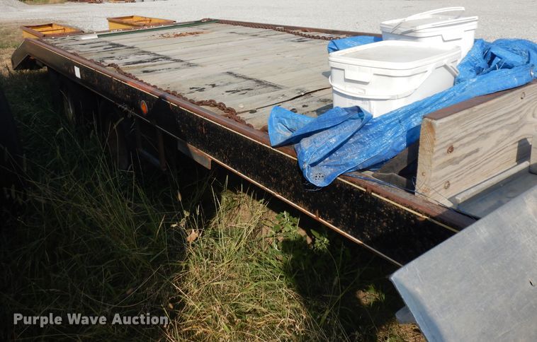 image for item HN9382 1988 Towmaster equipment trailer