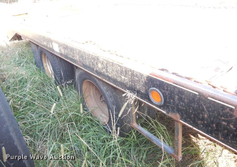 image for item HN9382 1988 Towmaster equipment trailer