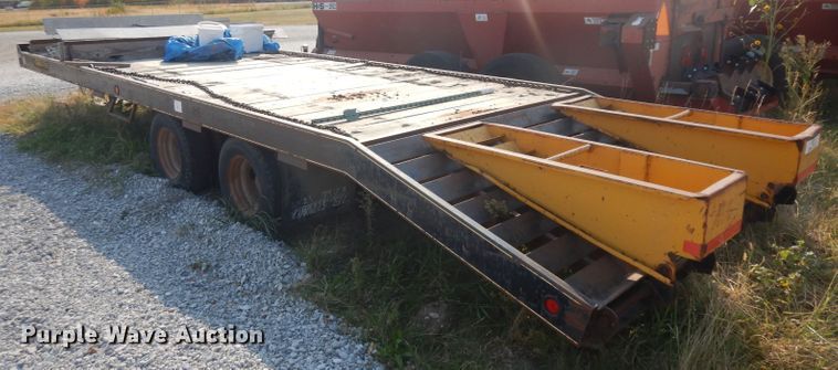 image for item HN9382 1988 Towmaster equipment trailer
