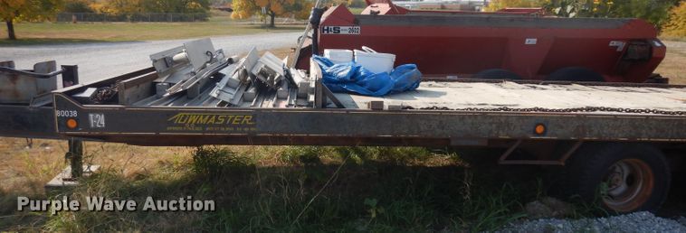 image for item HN9382 1988 Towmaster equipment trailer