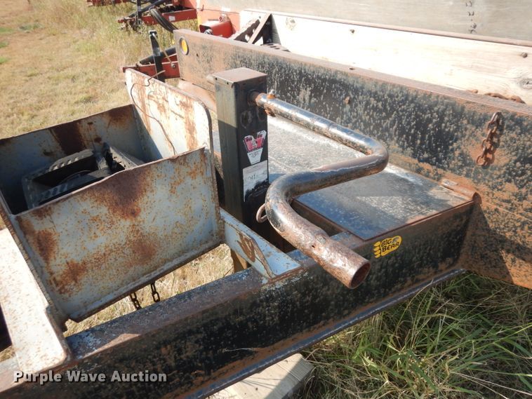 image for item HN9382 1988 Towmaster equipment trailer