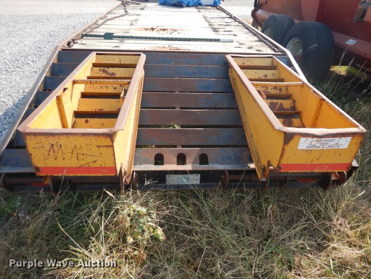 image for item HN9382 1988 Towmaster equipment trailer