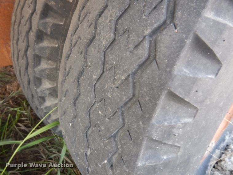 image for item HN9382 1988 Towmaster equipment trailer