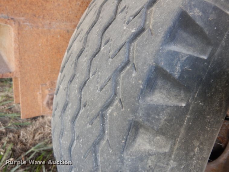 image for item HN9382 1988 Towmaster equipment trailer