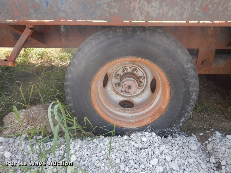 image for item HN9382 1988 Towmaster equipment trailer