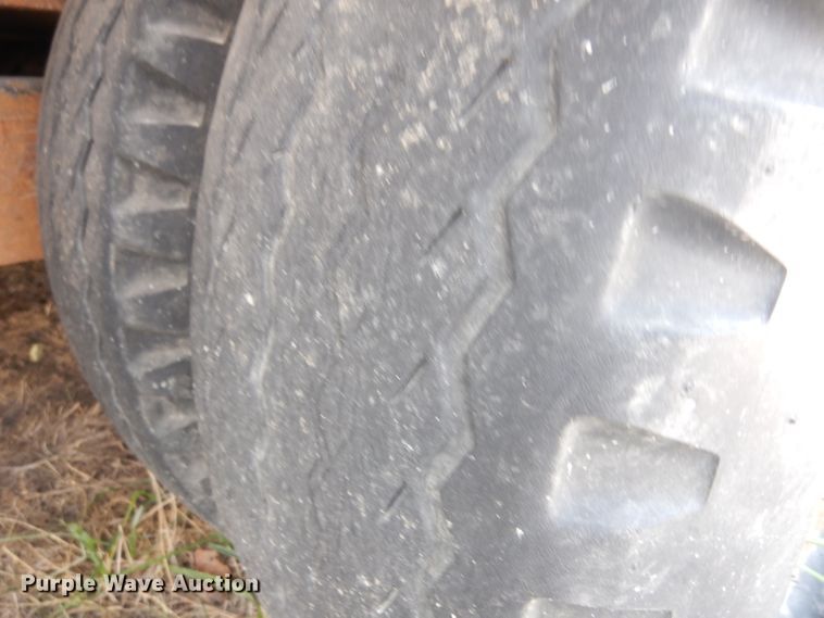 image for item HN9382 1988 Towmaster equipment trailer