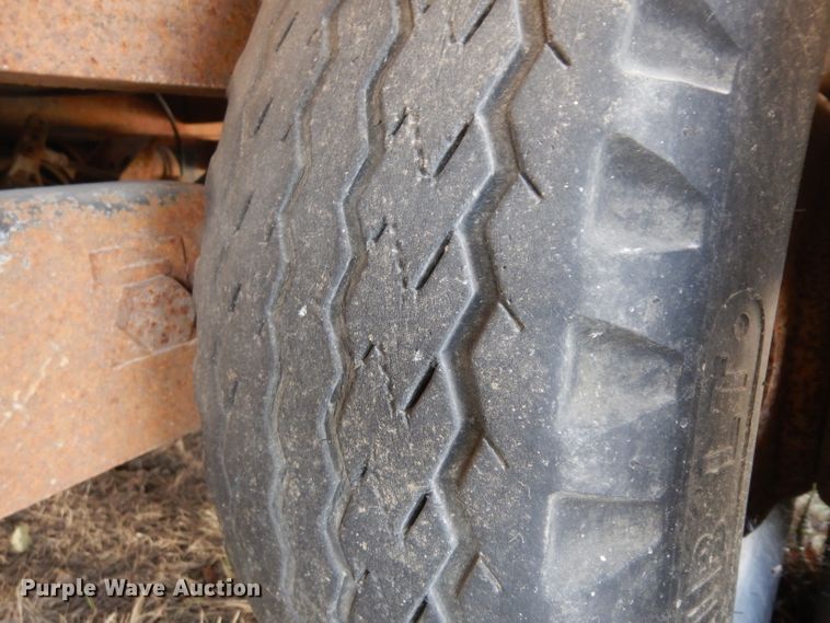 image for item HN9382 1988 Towmaster equipment trailer