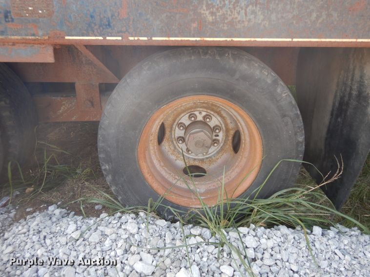 image for item HN9382 1988 Towmaster equipment trailer